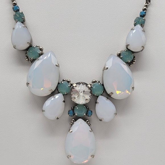 Sorrelli White and Blue Opal Swarovski Crystal Bib Cluster Necklace Silver Tone - Picture 2 of 6